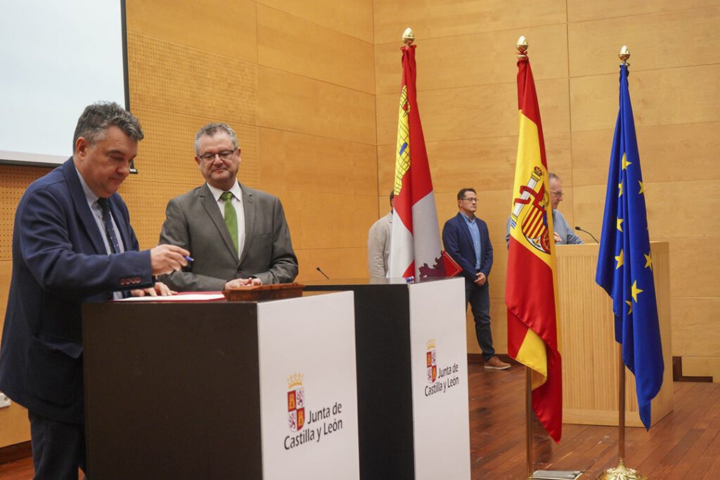 Acto de firma de los convenios Programa LEADER 2023-2027