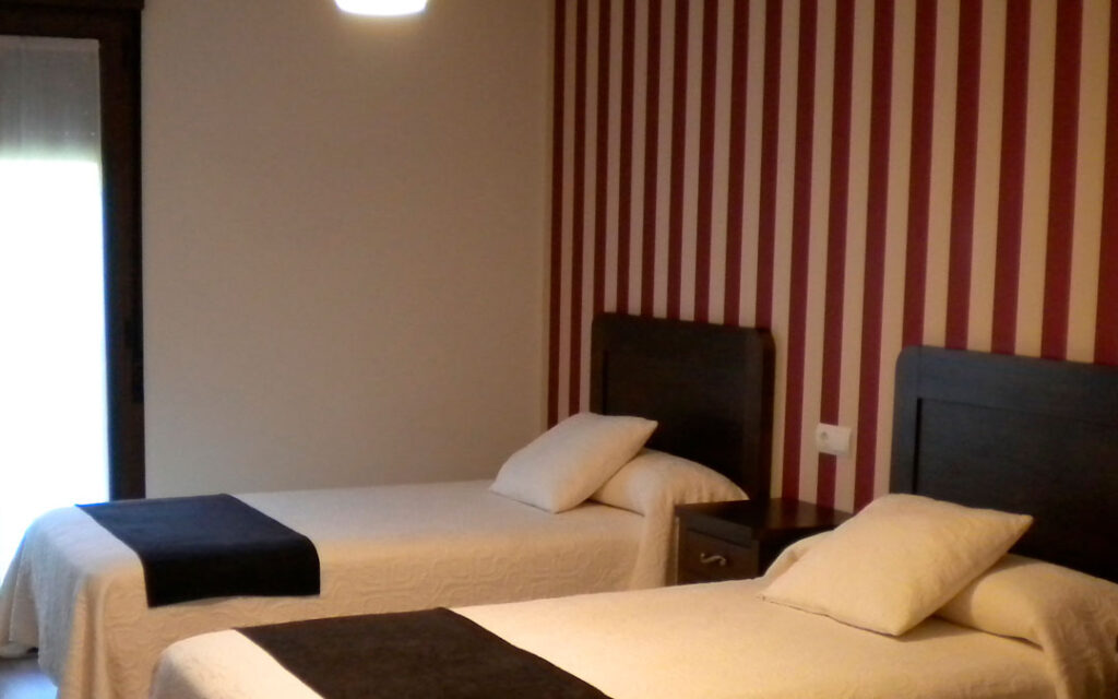 Modernización de hostal para transformarlo en hotel en TRABADELO